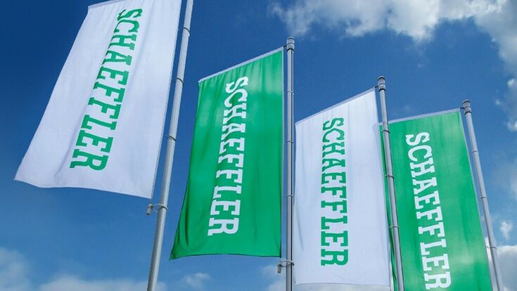 © Schaeffler Fahnen von Schaeffler im Wind