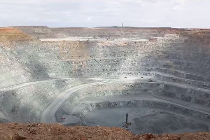 Oyu Tolgoi, Lagerstätte für Gold und Kupfer in der Mongolei