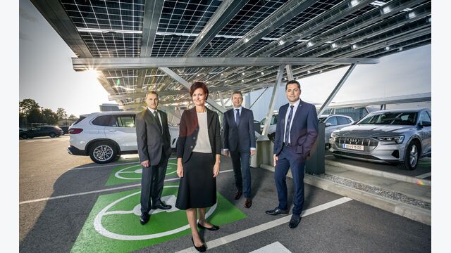 Fronius-Geschäftsführung (v. li. n. re.): CTO Harald Langeder, CEO/CFO/CSO Elisabeth Engelbrechtsmüller-Strauß, CIO Volker Lenzeder, COO Thomas Herndler