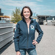 CEO Simone Oberndorfer vor dem Hauptsitz des Betonfertigteileherstellers Oberndorfer in Oberösterreich