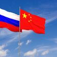 Die Nationalflaggen von Russland und China