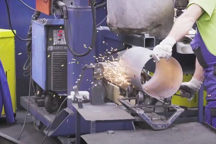 Schweißarbeit bei frauenthal automotive