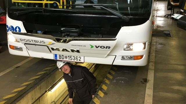 ÖBB-Postbus Datenbrille