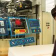 Anwendung von Smart Glasses im Maschinenbau in einer Fabrik