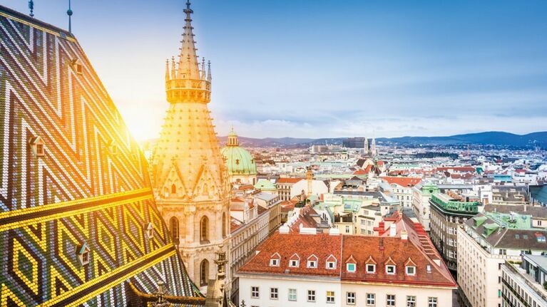 © iStock/bluejayphoto Dächer über Wien, Simon Kucher