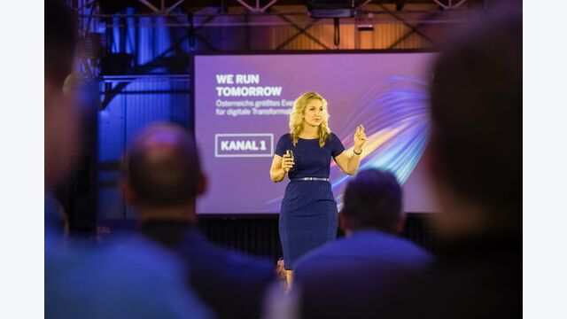 SAP Österreich-Geschäftsführerin Christina Wilfinger bei der Eröffnungsrede der SAP Now