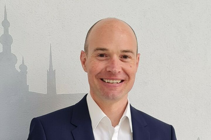 Thomas Grudl leitet ab sofort die Anwendungstechnik beim Dämmstoffspezialisten Isover.