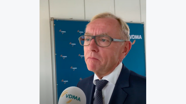 VDMA-Chefvolkswirt Ralph Wiechers spricht über über Fachkräftemangel im Maschinenbau