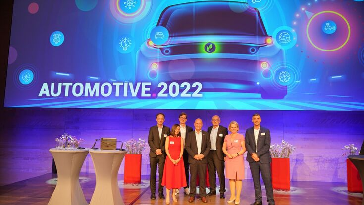 V.l.: Burkhard Neurauter (Infineon) Tanya Altmann (Skoda Transportation), Stephan Fester (SAP), Thomas Stottan (Audio Mobil Elektronik), Walter Böhme (Österreichischer Verein für Kraftfahrzeugtechnik), Eva tatschl-Unterberger (DigiTrans GmbH), Florian Danmayr (Automobil-Cluster)
