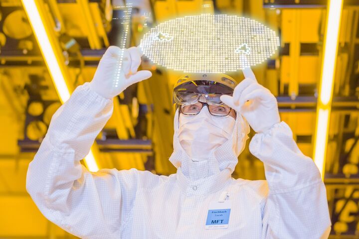Bosch investiert massiv in neue Halbleiter-Technologien und in Forschung und Entwicklung.
