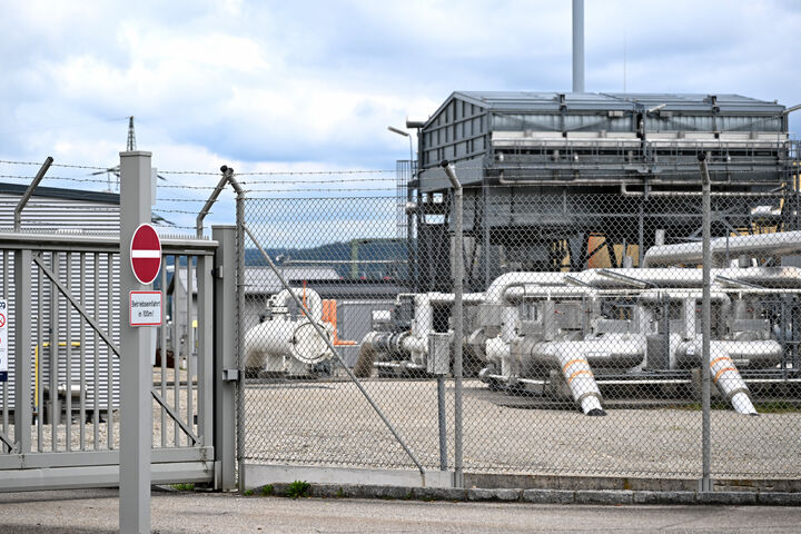 ABD0092_20220701 - HAIDACH - ?STERREICH: ++ THEMENBILD ++ ZU APA0091 VOM 1.7.2022 - Ein Teil der Gasspeicherstation Haidach bei Stra?walchen in Salzburg am Freitag, 01. Juli 2022. Russlands Staatskonzern Gazprom steht kurz davor, seine Nutzungsrechte f?r den Gasspeicher in Haidach (Salzburg) zu verlieren. - FOTO: APA/BARBARA GINDL
