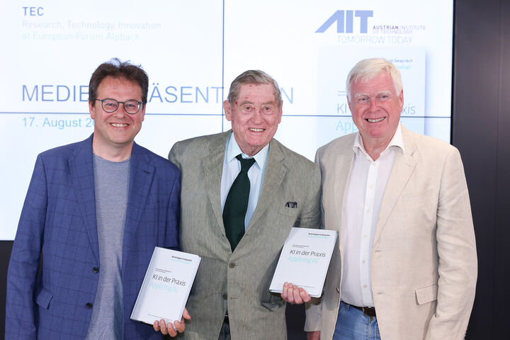 Martin Kugler (Wissenschaftskommunikation AIT Austrian Institute of Technology), Hannes Androsch (Industrieller, Herausgeber Jahrbuch Discussing Technology) und Wolfgang Knoll (wissenschaftlicher Geschäftsführer AIT Austrian Institute of Technology)