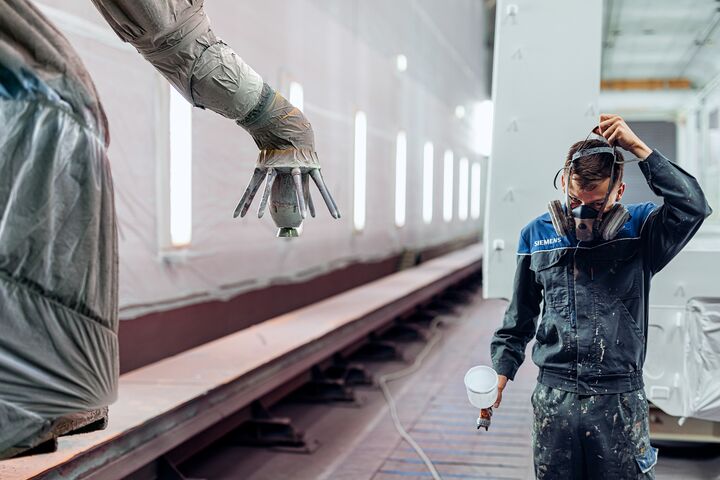 Mitarbeiter bei Siemens Mobility in Wien-Simmering