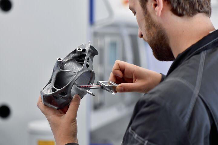 Metallindustrie: Welches Unternehmen hat den besten Ruf im Internet? Für den Reputation Report 2022 hat das IMWF im Auftrag des INDUSTRIEMAGAZIN innerhalb des letzten Jahres mehr als 180.000 Internet-Einträge analysiert und ausgewertet.