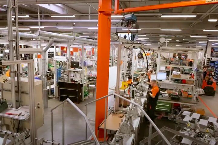 Produktion beim Fahrzeughersteller KTM, Teil von Pierer Industrie