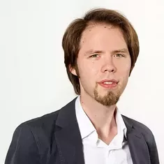 Josef Baumüller schreibt für INDUSTRIEMAGAZIN. Er ist Lehrbeauftragter an der Wirtschaftsuniversität Wien sowie an der TU Wien. Sein Forschungsschwerpunkt sind Fragen der finanziellen und nichtfinanziellen Berichterstattung von Unternehmen sowie die Berichterstattung unter Berücksichtigung von Kriterien aus den Bereich Umwelt (Environmental), Soziales (Social) und verantwortungsvolle Unternehmensführung (Governance), ESG.