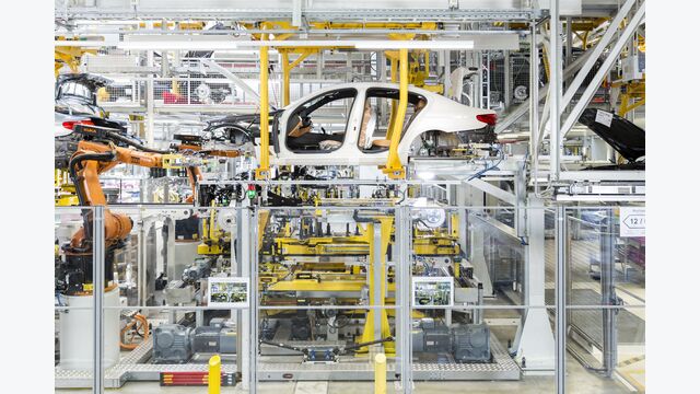 Fahrzeugfertigung bei Magna Steyr