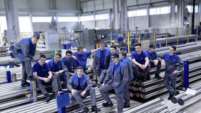 Lehrlinge bei Schoeller Bleckmann Ölpreis Oilfield