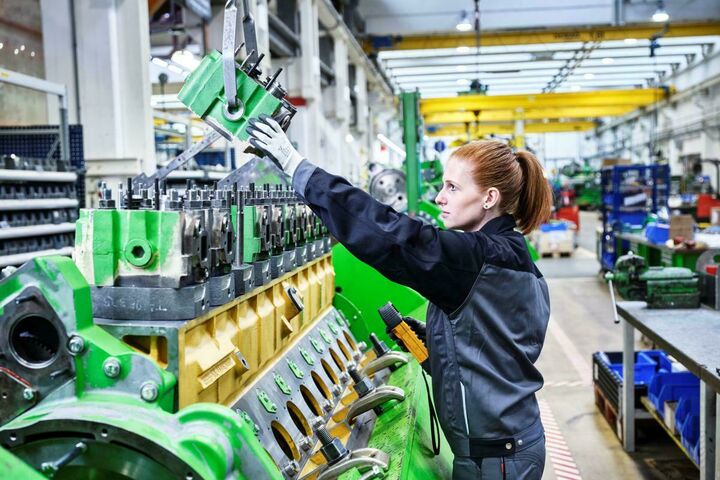 Innio Jenbacher Mitarbeiterin