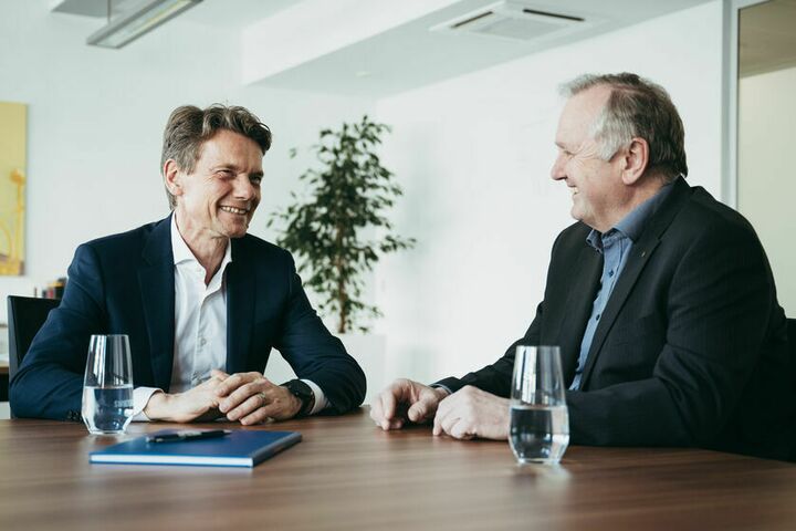 Peter Krammer (li.) übernimmt Geschäftsführung der Swietelsky von Karl Weidlinger.