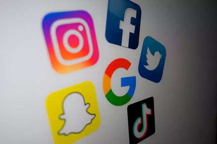 Internationale Online-Dienste (Facebook,Twitter, Google, Tik Tok, Snapchat, Instagram)