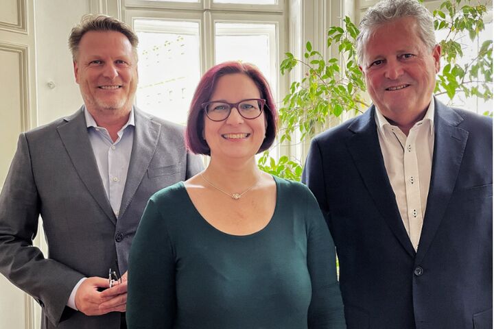 Der Vorstand des Feuerfestherstellers Rath: Andreas Pfneiszl, Sprecher des Vorstandes, strategische Ausrichtung und Vertrieb; Alexandra Rester, Finanzvorstand; Ingo Gruber, Technikvorstand