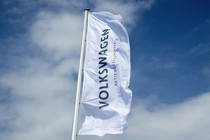 Zum Jahresstart brach das VW-Ergebnis gegenüber der Vorjahresperiode unterm Strich von 6,7 auf 4,7 Mrd. Euro massiv ein.