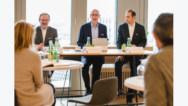 Das Vorstandsteam der Greiner AG (im Bild. v.l.): Finanzvorstand Hannes Moser, Vorstandsvorsitzender Axel Kühner und Vorstandsmitglied Manfred Stanek.