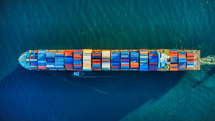 © SAP Containerschiff aus der Luft betrachtet