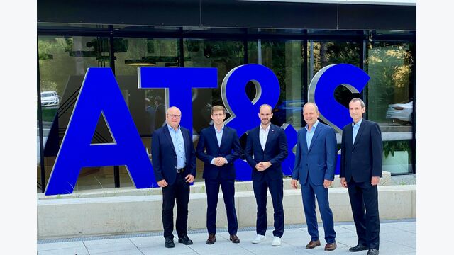 von links: Hannes Voraberger (Vice President Corporate R&D bei AT&S), Matthias Pirs (Director Corporate Affairs bei AT&S), Florian Tursky (Staatssekretär für Digitalisierung und Telekommunikation im Finanzministerium), Andreas Gerstenmayer (AT&S-CEO), Peter Griehsnig (AT&S-CTO)