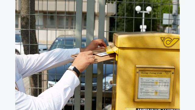 Die Verpackungen können einfach zusammengefaltet und über den Briefkasten retourniert werden