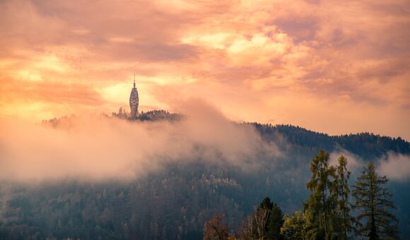 kärnten, wörthersee, see, wasser, berge, pyramidenkogel, natur, landschaft, stadt, menschen, velden, österreich, europa, bäume, wald, wandern, spazieren, urlaub, reisen, glück, freude, schön, wunderbar, idyllisch