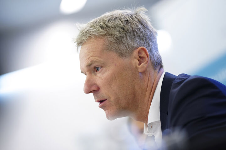 ABD0019_20230907 - WIEN - ÖSTERREICH: Obmann Christian Knill anl. des Pressegesprächs der WKÖ - Fachverband Metalltechnische Industrie (FMTI) "Metalltechnische Industrie ? Branchenausblick zum Start der KV-Runde, aufgenommen am Donnerstag, 07. September 2023, in Wien. - FOTO: APA/EVA MANHART