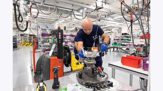 Produktion eines V8-Motors in Steyr