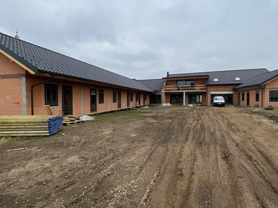 © H. Heissl Ein Green-Care-Pionierprojekt wird noch heuer im Weinviertel (Maria Roggendorf) fertiggestellt: Es bietet einerseits älteren Menschen mit einer Pflegestufe eine soziale Tagesstruktur mit gemeinsamem Kochen und Essen sowie aktivierenden Tätigkeiten und andererseits eine Senioren-Wohngemeinschaft.