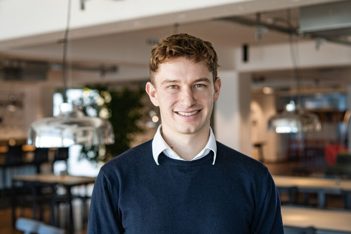 Constantin Ehrlich Adam c EVVA 1