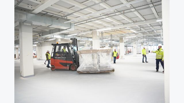 Blick in die neue Werkshalle bei BMW Steyr