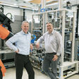 BILD zu OTS - Die beiden Gesch?ftsf?hrer von PIA Automation Austria freuen sich auf die kommende Aufgabe, die Montagelinie gemeinsam mit dem e-Drive & Powertrain Team umzusetzen.