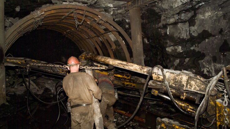 © Fotolia Metall Bergbau Mine