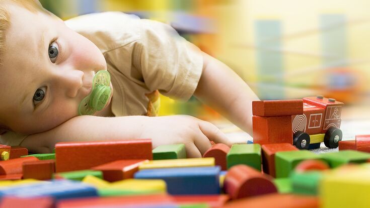 © Fotolia Baby Schnuller Spritzguss Starlin Sterner Chemie