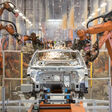 Volkswagen Karosserie VW Passat Werk Emden Roboter Robotik Kuka 5g automatisierung digitalisierung produktion auto autoindustrie automobilindustrie.