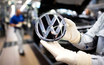 © APA/dpa/Julian Stratenschulte Volkswagen Volkswagenlogo auto automobilindustrie autoindustrie deutschland