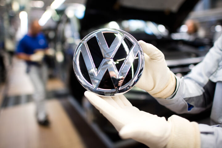 Volkswagen Volkswagenlogo auto automobilindustrie autoindustrie deutschland