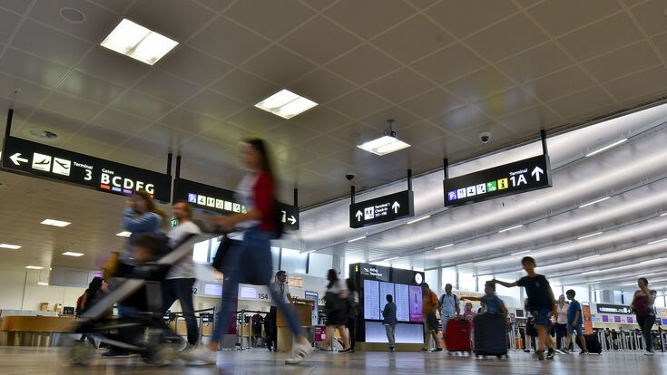 Flughafen Wien Schwechat Reisen Gesellschaft Symbolbild Konjunktur Standort Konsum