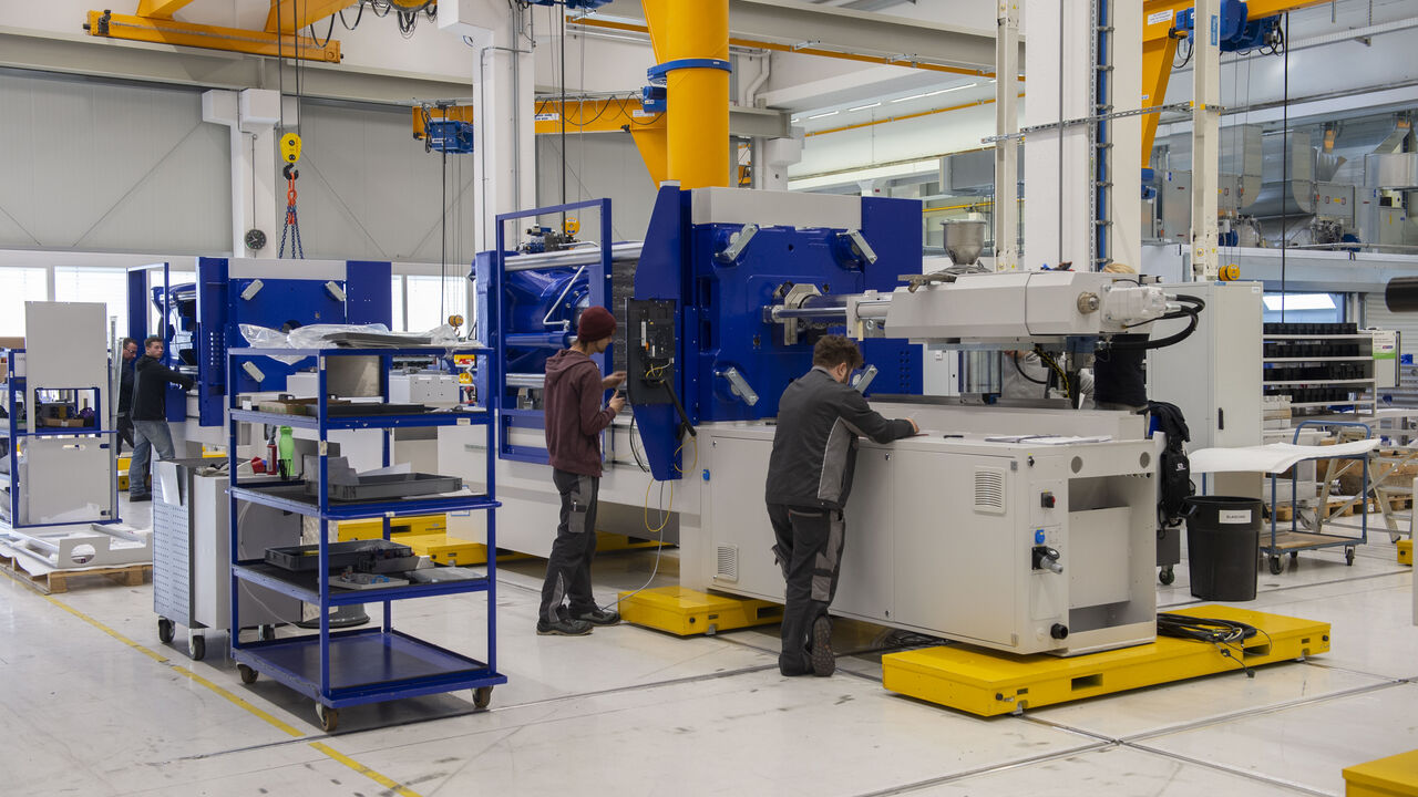 Maschinenbau Wittmann Battenfeld 60 Jobs abgebaut, Kurzarbeit seit