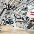 Arbeitsalltag Arbeitsplatz Autobranche Autoindustrie Automobilindustrie Beruf e-Car e-Golf eGolf 7 Elektroantrieb Elektro-Auto Europa europe herstellen Herstellung Industrie Produktion Produktionsprozess Produktionsstaette Produktionstrasse produzieren VW Wirtschaft