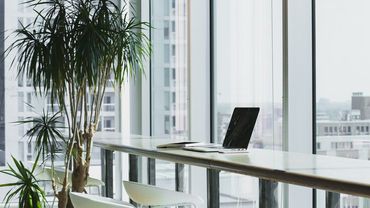 © Alesia Kazantceva Strategien zur Mitarbeitergesundheit sind eine lohnenswerte Investition für alle Unternehmen.