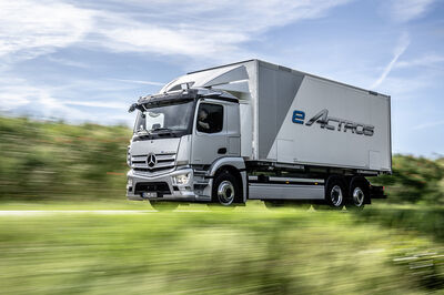 © Daimler AG Wörth Pressemitteilungen nach Jahren Standorte Daimler Trucks Daimler Global MediaSite eActros E-Lkw ab sofort in Serie: Produktionsstart des batterieelektrisc Mercedes-Benz Unternehmen LKW 10 - 2021 Produktion 2021 Marken & Produkte