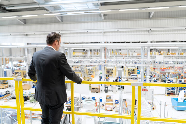 Michael Fuchshuber in seinem Maschinenbauunternehmen Stiwa