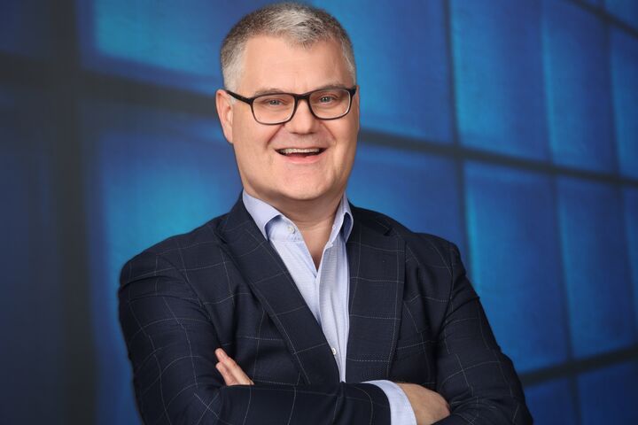 Stephan Jantscher, Chef der Solar-Firma Solid, freut sich: Sein Unternehmen kann weitergeführt werden